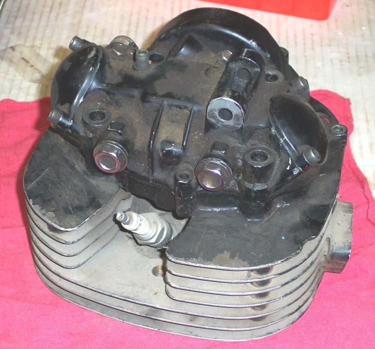 <center><Font size=4><B>Four stroke cylinder head</B></font></center>