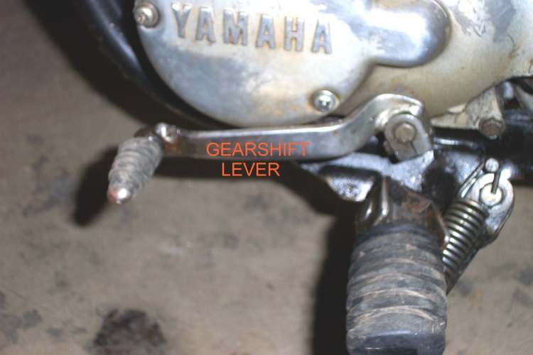 <center><Font size=4><B>Gear shifter</B></font></center>