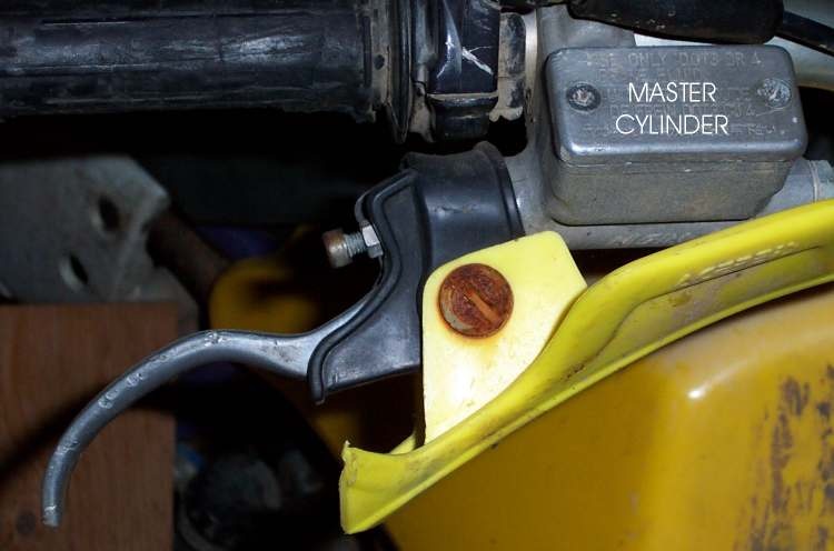 <center><Font size=4><B>Master Cylinder</B></font></center>